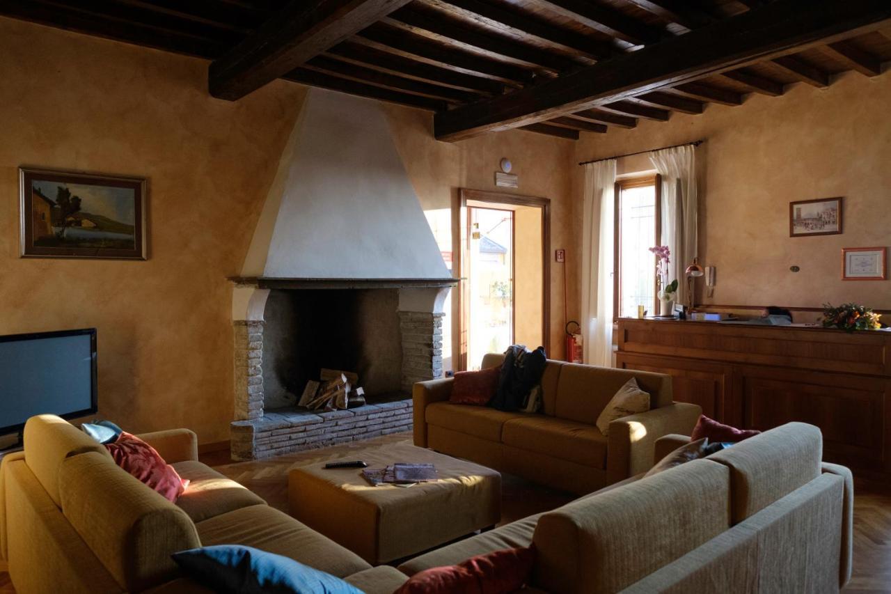Agriturismo Corte Palazzo Marcaria Exterior foto